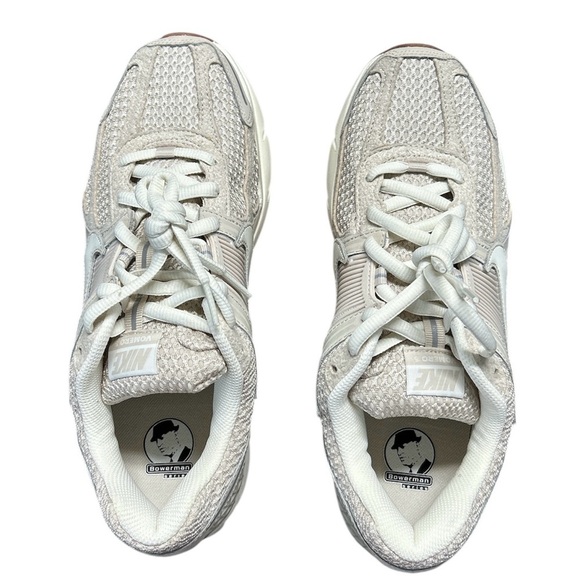 Nike Women’s Size 11.5 Zoom Vomero 5 Orewood BRN/SAIL Men’s 10 - Picture 3 of 9